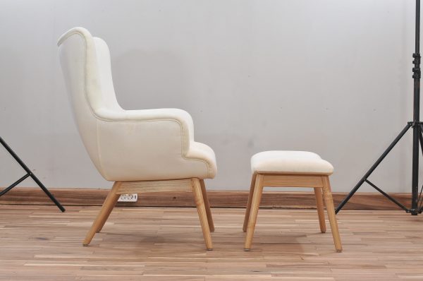 Mahogany chairs leather white 001